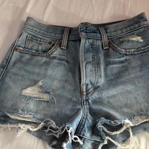 High waisted Levi’s jean shorts